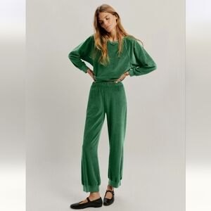 Suzi Kondi Green Velvet Jogger Pants